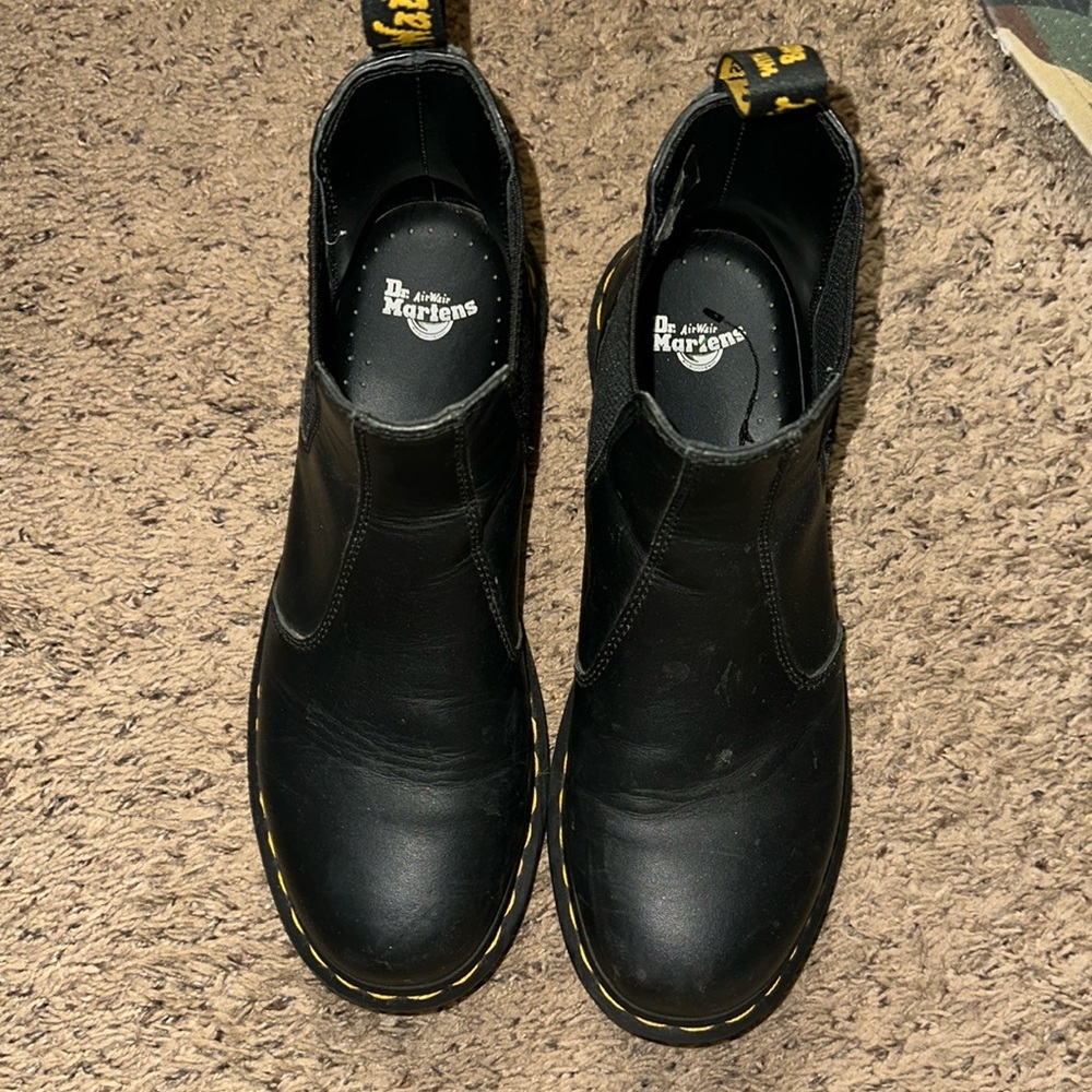 DR MARTEN CHELSEA BOOTS 🖤